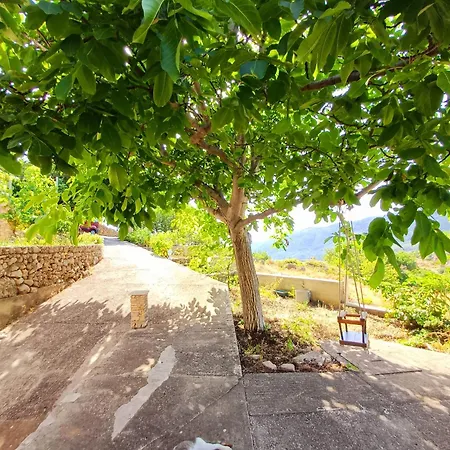 Apartment Mihaela Komiza